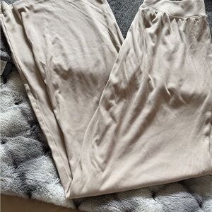 Vuori Neutral Beige Ribbed Lounge Pants